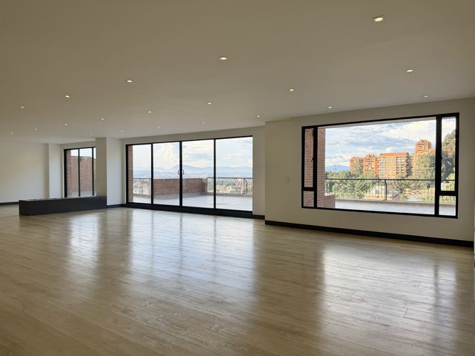 Apartamento de 4 alcobas en venta en Santa Barbara Alta, Bogotá, 455 m² · foto 7 de 22