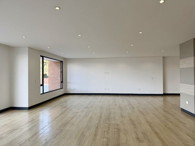 Apartamento de 4 alcobas en venta en Santa Barbara Alta, Bogotá, 455 m² · foto 8 de 22