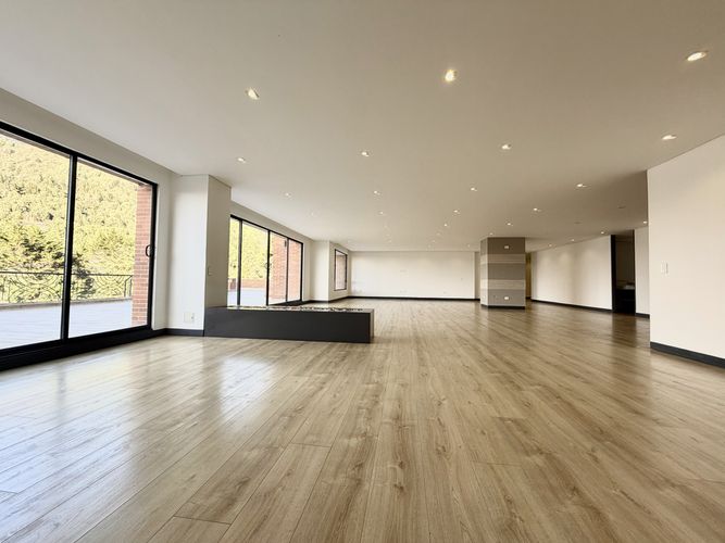 Apartamento de 4 alcobas en venta en Santa Barbara Alta, Bogotá, 455 m² · foto 19 de 22