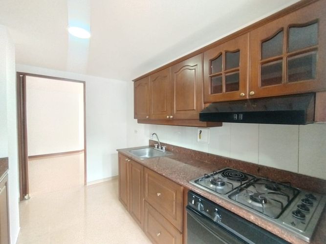 Apartamento de 3 alcobas en arriendo en El Poblado, Medellín, 127 m² · foto 6 de 20