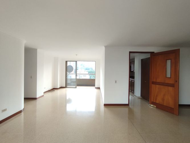Apartamento de 3 alcobas en arriendo en El Poblado, Medellín, 127 m² · foto 9 de 20