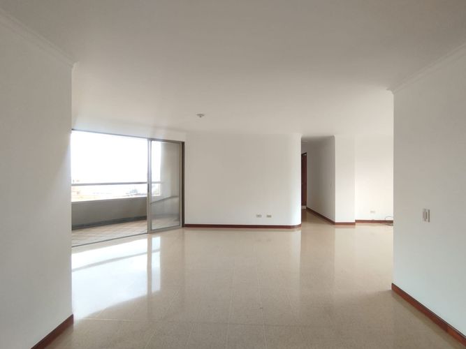 Apartamento de 3 alcobas en arriendo en El Poblado, Medellín, 127 m² · foto 10 de 20