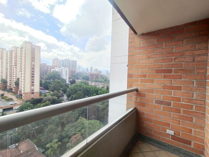 Apartamento de 3 alcobas en arriendo en El Poblado, Medellín, 127 m² · foto 12 de 20