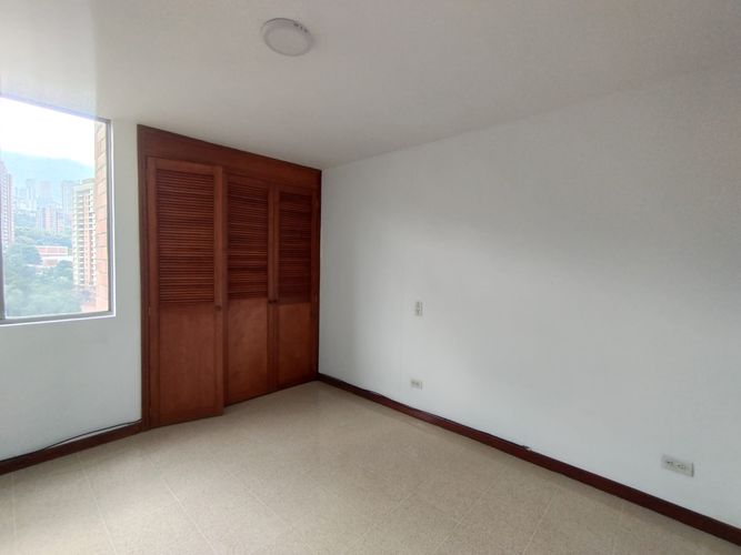 Apartamento de 3 alcobas en arriendo en El Poblado, Medellín, 127 m² · foto 15 de 20