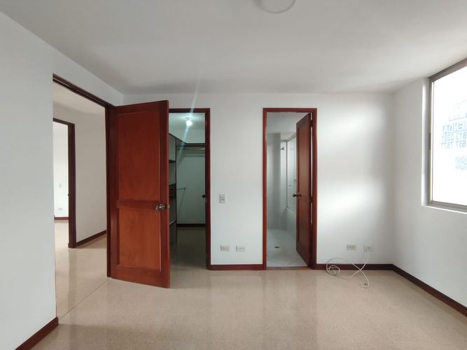 Apartamento de 3 alcobas en arriendo en El Poblado, Medellín, 127 m² · foto 19 de 20
