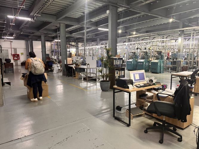 Bodega en arriendo en Simon Bolivar, Itagüí, 1000 m² · foto 2 de 17
