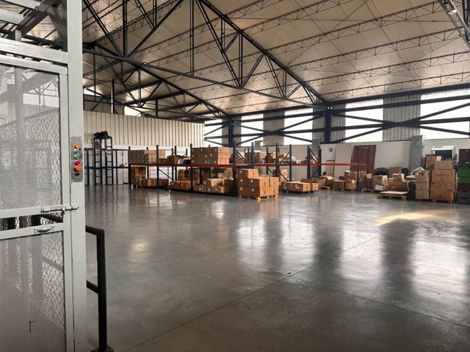 Bodega en arriendo en Simon Bolivar, Itagüí, 1000 m² · foto 11 de 17
