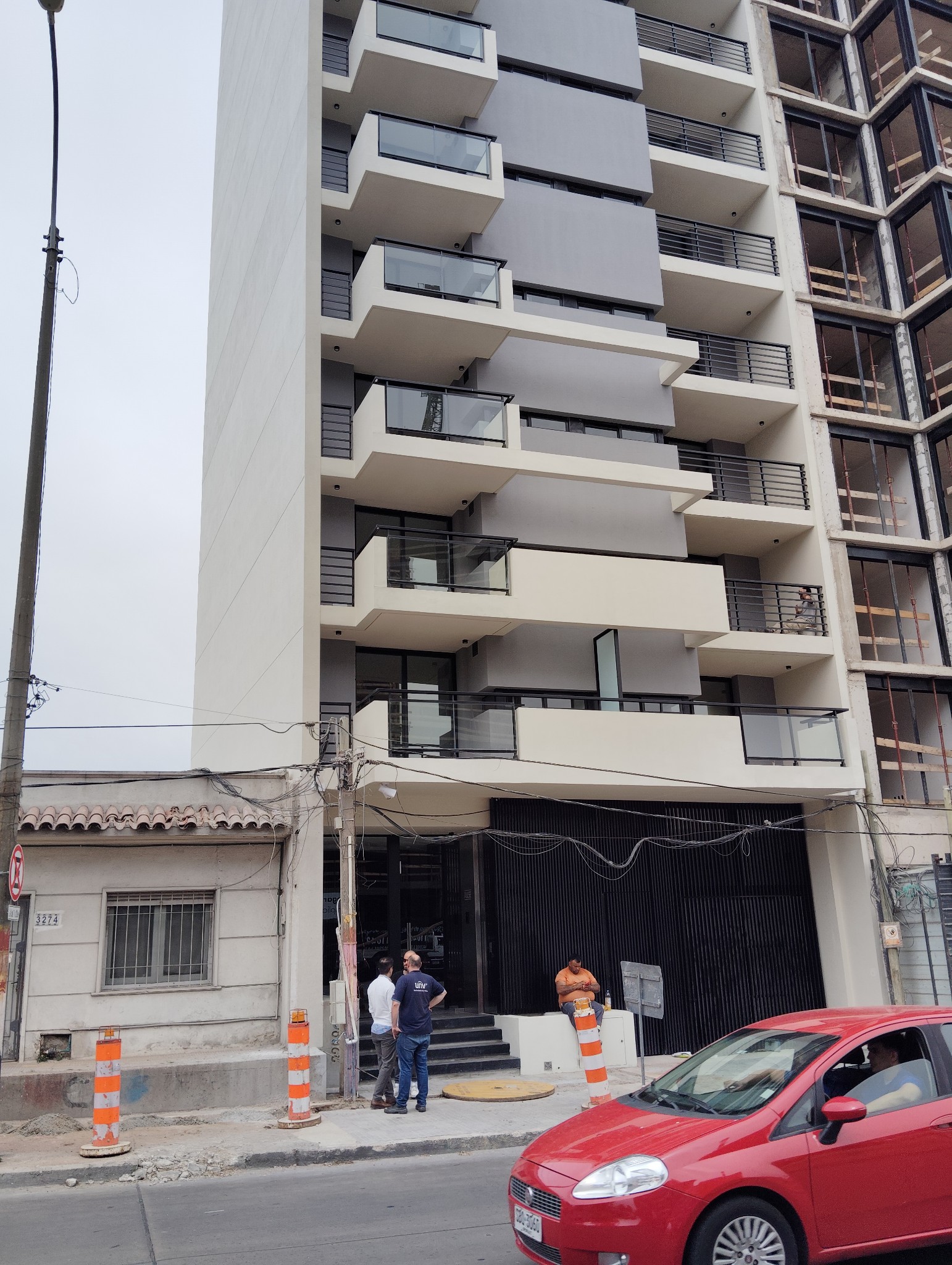 VENTA DE APARTAMENTO A ESTRENAR DE 1 DORMITORIO PISO 4 O 7 AL FRENTE CON BALCON LINDO DE FINAS TERMINACIONES - Widok 2