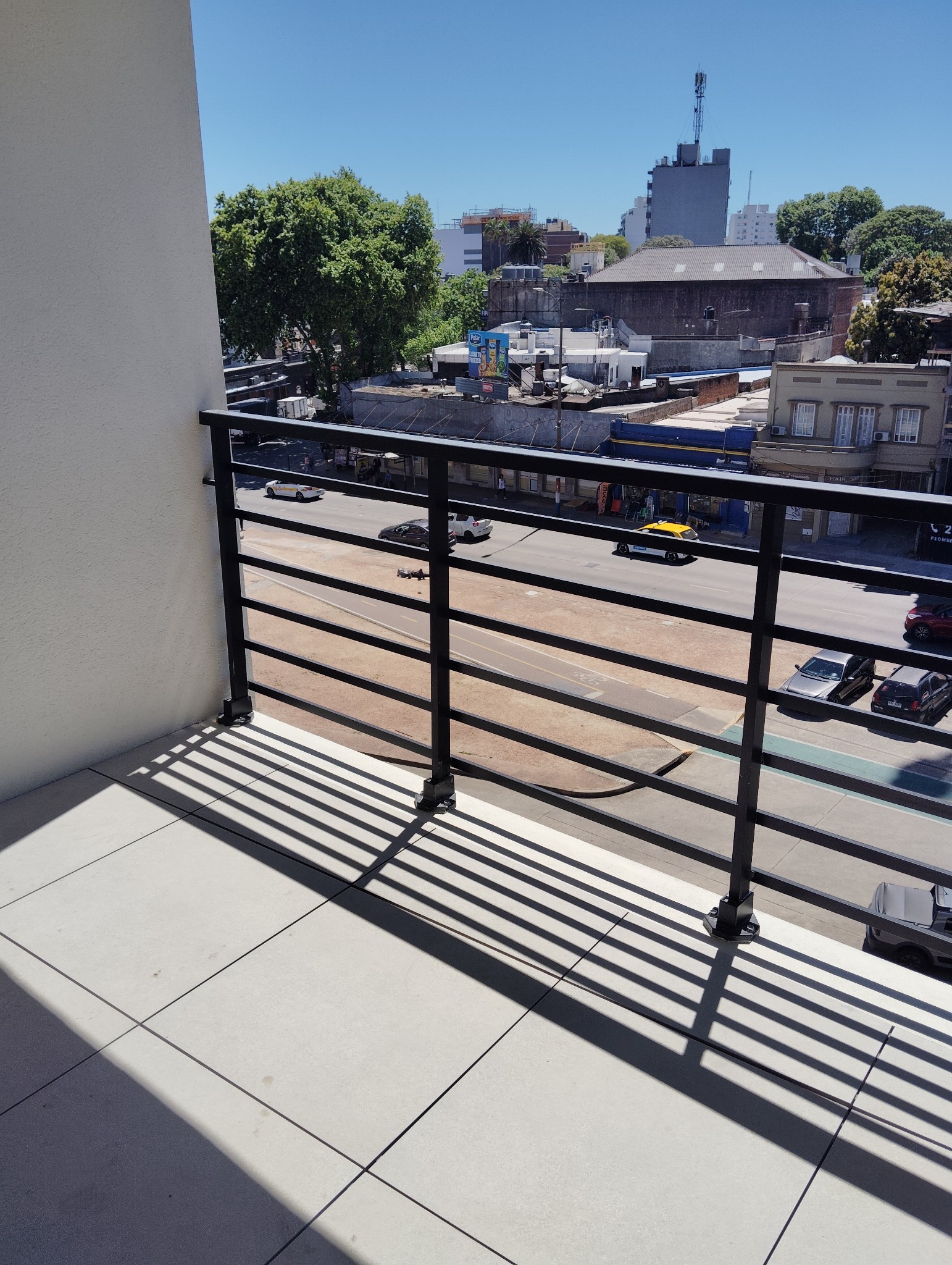 VENTA DE APARTAMENTO A ESTRENAR DE 1 DORMITORIO PISO 4 O 7 AL FRENTE CON BALCON LINDO DE FINAS TERMINACIONES - Widok 3