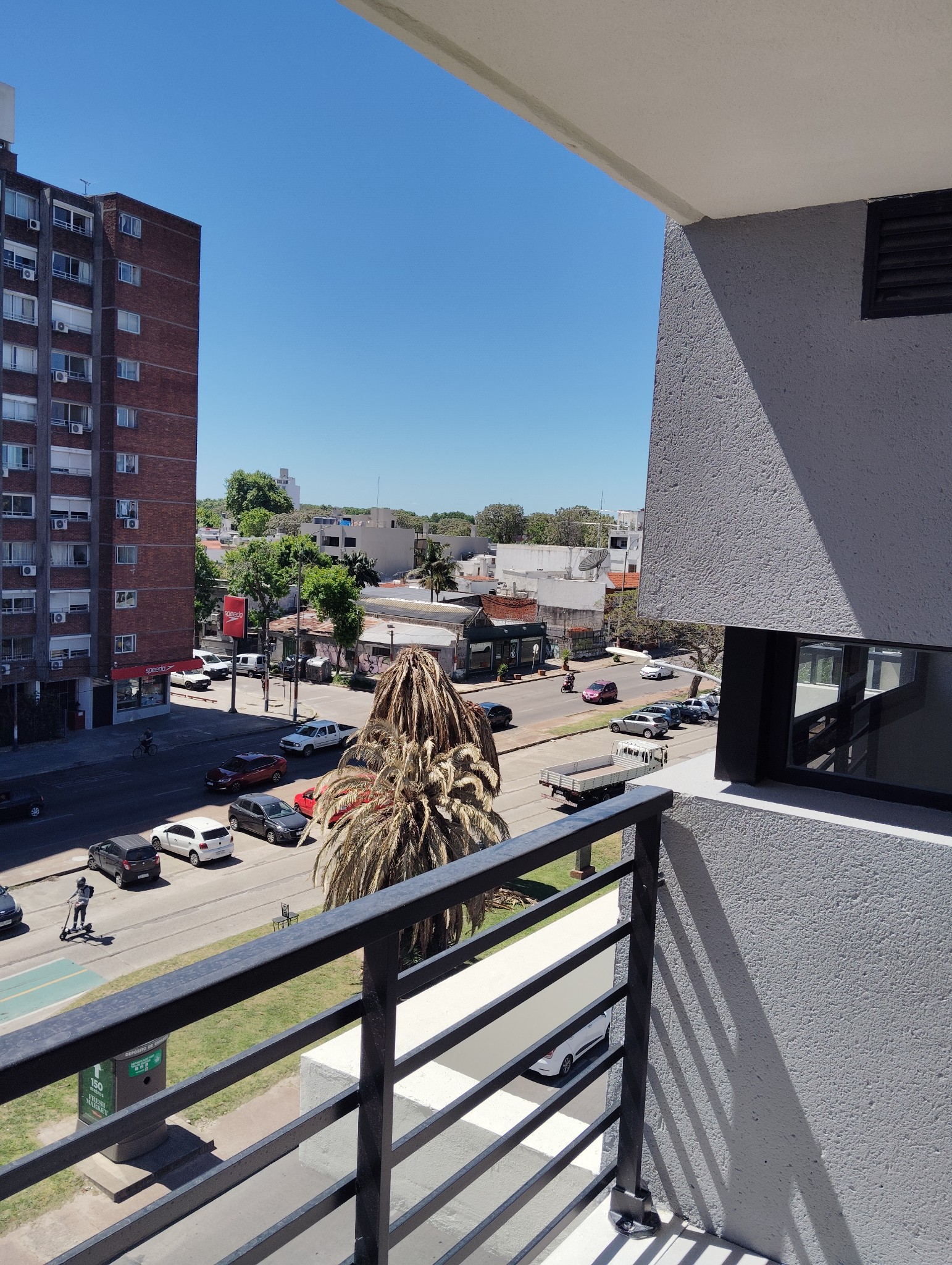 VENTA DE APARTAMENTO A ESTRENAR DE 1 DORMITORIO PISO 4 O 7 AL FRENTE CON BALCON LINDO DE FINAS TERMINACIONES - Widok 5