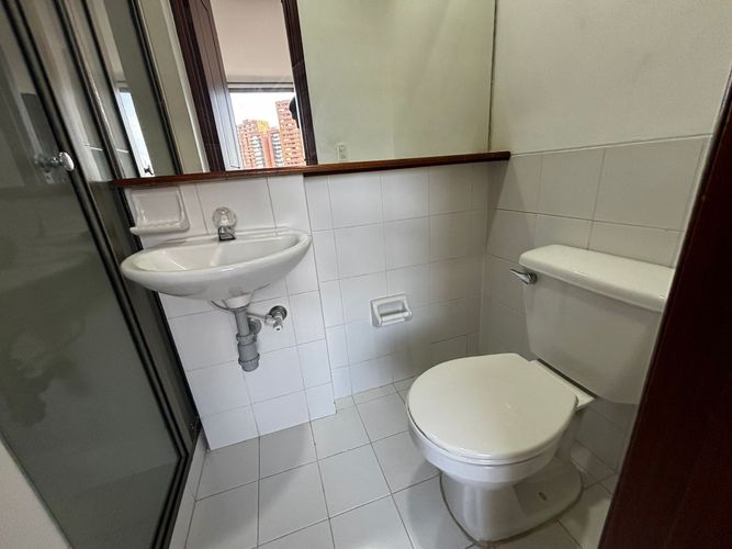 Apartamento de 3 alcobas en arriendo en El Poblado, Medellín, 242 m² · foto 9 de 20