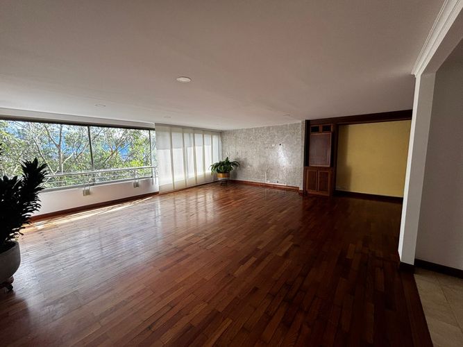 Apartamento de 3 alcobas en arriendo en El Poblado, Medellín, 242 m² · foto 18 de 20