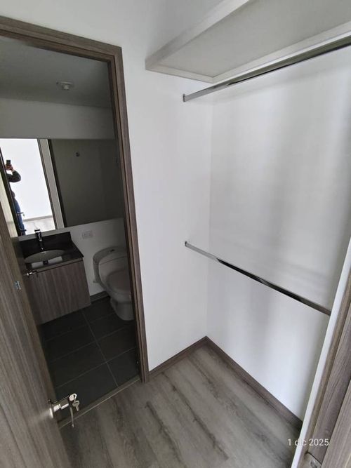 Apartamento de 2 alcobas en arriendo en Vía Las Palmas, Medellín, 74 m² · foto 5 de 14