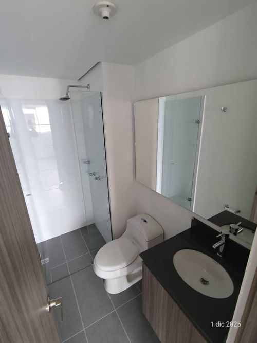 Apartamento de 2 alcobas en arriendo en Vía Las Palmas, Medellín, 74 m² · foto 8 de 14