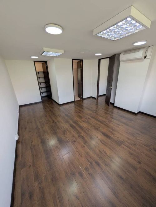 Oficina en arriendo en Las Palmas, Medellín, 100 m² · foto 10 de 14