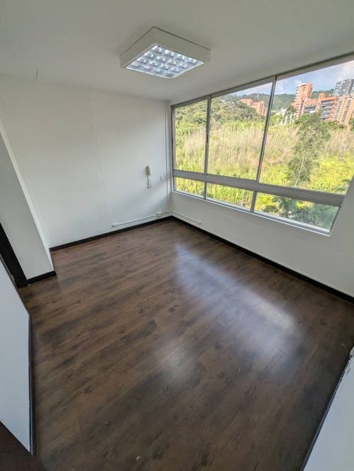 Oficina en arriendo en Las Palmas, Medellín, 100 m² · foto 12 de 14