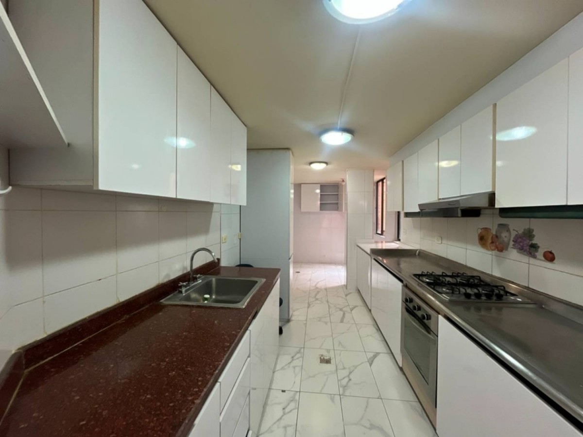 Apartamento en venta en Santa Barbara Central, Bogotá · foto 6 de 23