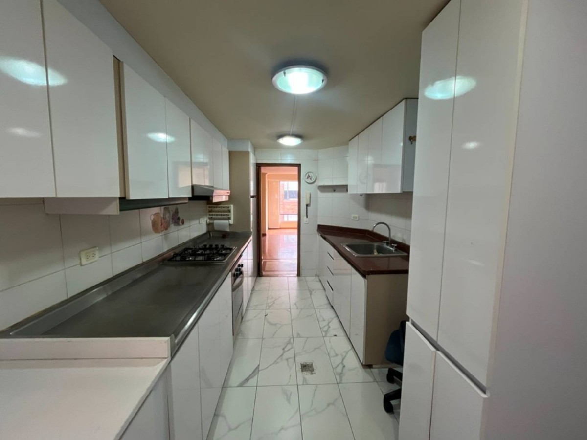 Apartamento en venta en Santa Barbara Central, Bogotá · foto 8 de 23