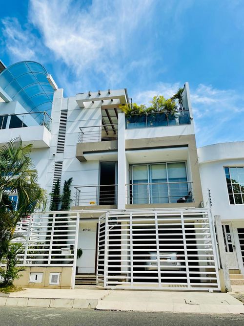 Casa de 4 alcobas en venta en Valle Del Lili, Cali, 504 m² · foto 17 de 24