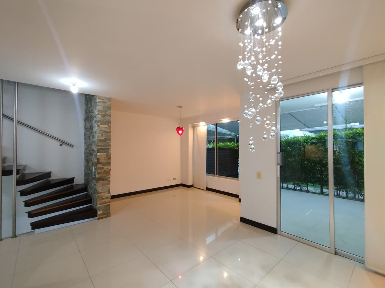 Apartamento en venta en Pinares, Pereira · foto 2 de 9