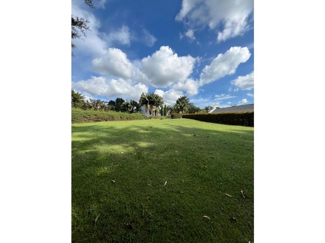 Lote en venta en Llano Grande, Rionegro, 2450 m² · foto 2 de 6