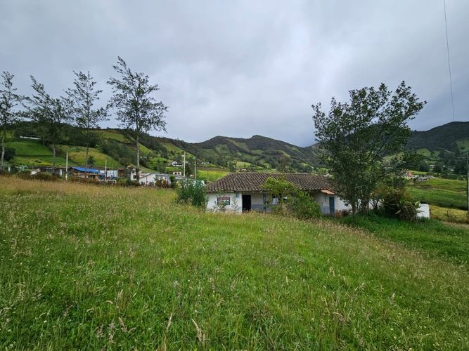 Lote en venta en San Fernando, Pasto, 2400 m² · foto 2 de 14