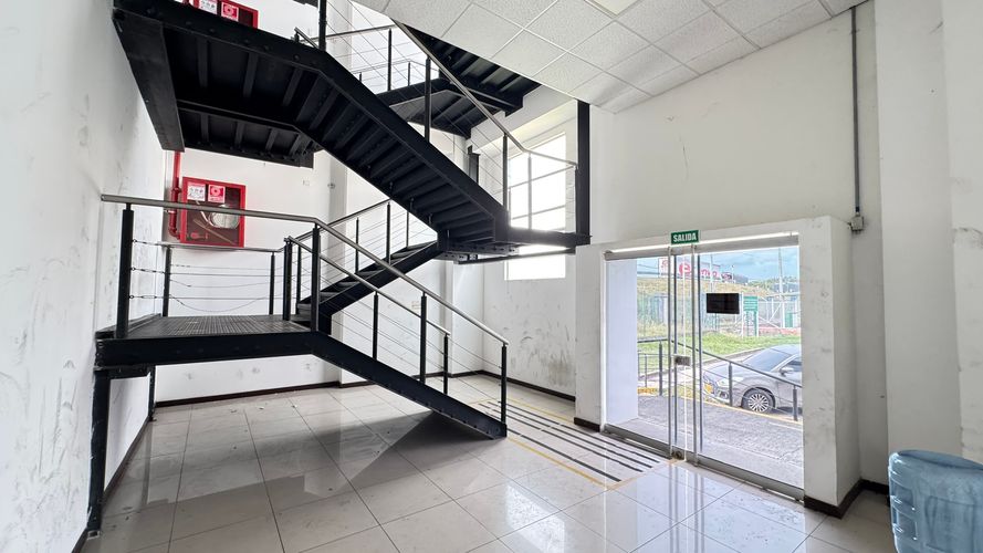 Bodega en arriendo en Palmaseca, Palmira · foto 12 de 24