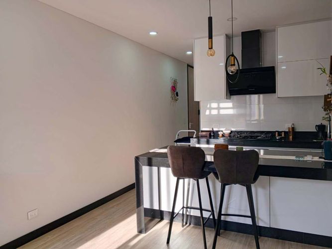Apartaestudio en venta en Santa Barbara Central, Bogotá, 55 m² · foto 4 de 13