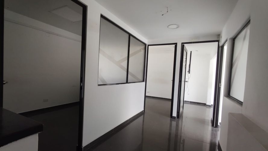 Local en arriendo en Laureles, Medellín, 630 m² · foto 13 de 24