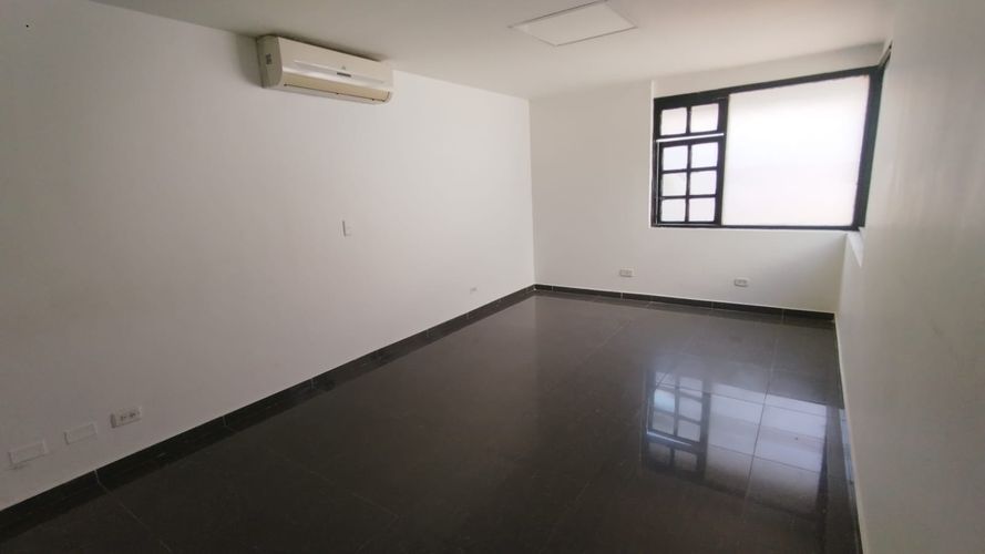 Local en arriendo en Laureles, Medellín, 630 m² · foto 16 de 24