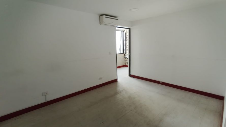 Local en arriendo en Laureles, Medellín, 630 m² · foto 19 de 24
