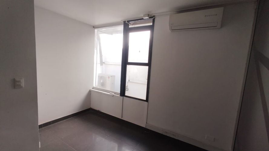 Local en arriendo en Laureles, Medellín, 630 m² · foto 22 de 24