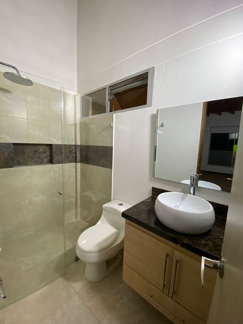 Casa de 4 alcobas en venta en Guayabito, Rionegro, 1550 m² · foto 9 de 9