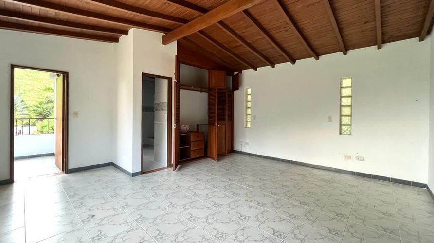 Casa de 5 alcobas en venta en Entreamigos, Sabaneta · foto 4 de 12