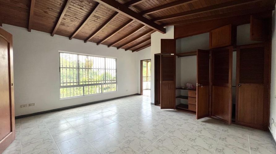 Casa de 5 alcobas en venta en Entreamigos, Sabaneta · foto 5 de 12