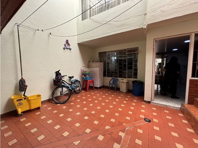 Casa de 5 alcobas en venta en La Camelia, Bogotá, 200 m² · foto 6 de 19