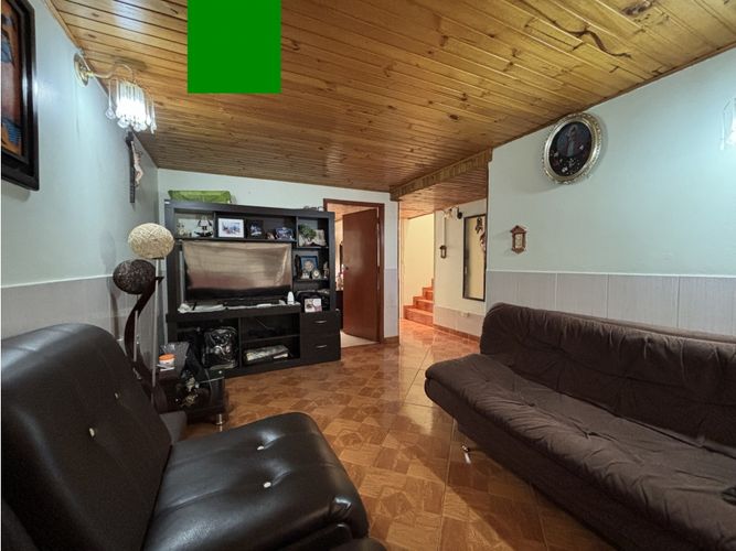 Casa de 5 alcobas en venta en La Camelia, Bogotá, 200 m² · foto 9 de 19