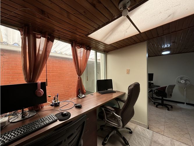 Casa de 5 alcobas en venta en La Camelia, Bogotá, 200 m² · foto 10 de 19