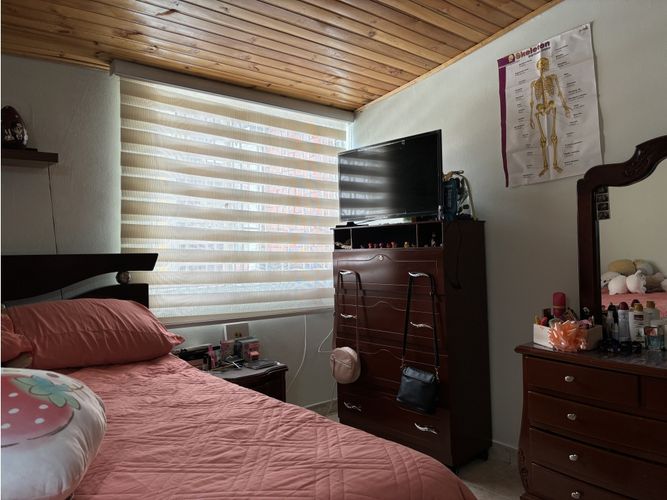 Casa de 5 alcobas en venta en La Camelia, Bogotá, 200 m² · foto 15 de 19