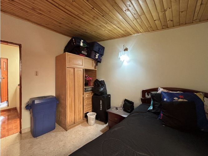Casa de 5 alcobas en venta en La Camelia, Bogotá, 200 m² · foto 18 de 19