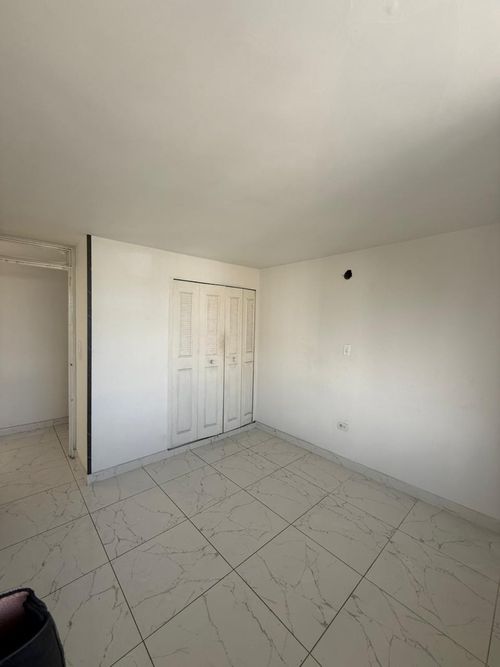 Apartamento de 4 alcobas en venta en Provenza, Bucaramanga, 100 m² · foto 3 de 18