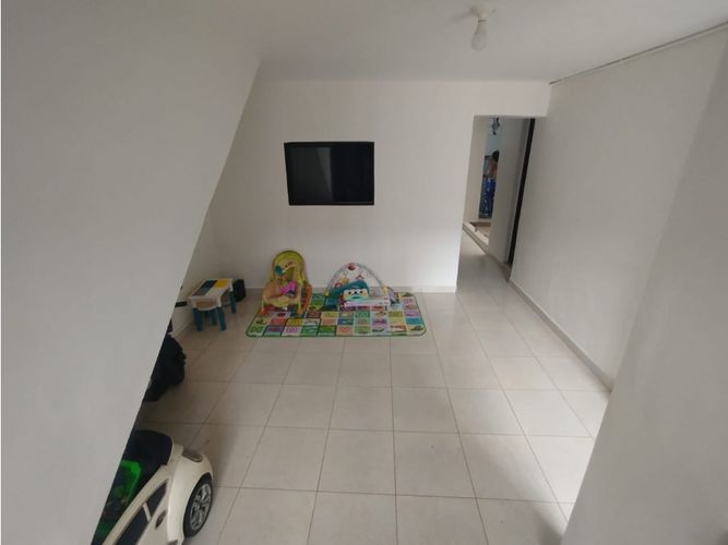 Casa de 13 alcobas en venta en El Pomar, Medellín, 453 m² · foto 3 de 24