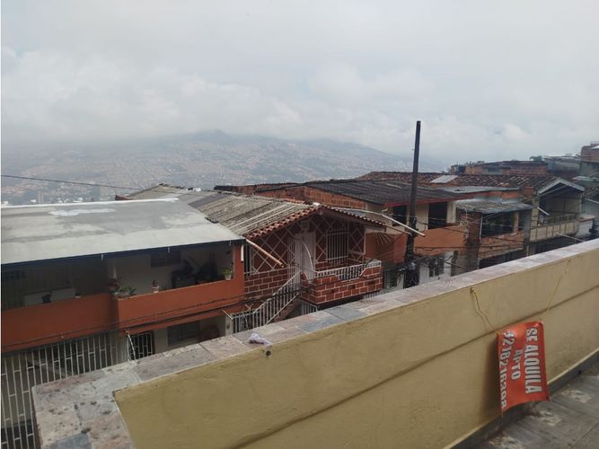 Casa de 13 alcobas en venta en El Pomar, Medellín, 453 m² · foto 14 de 24