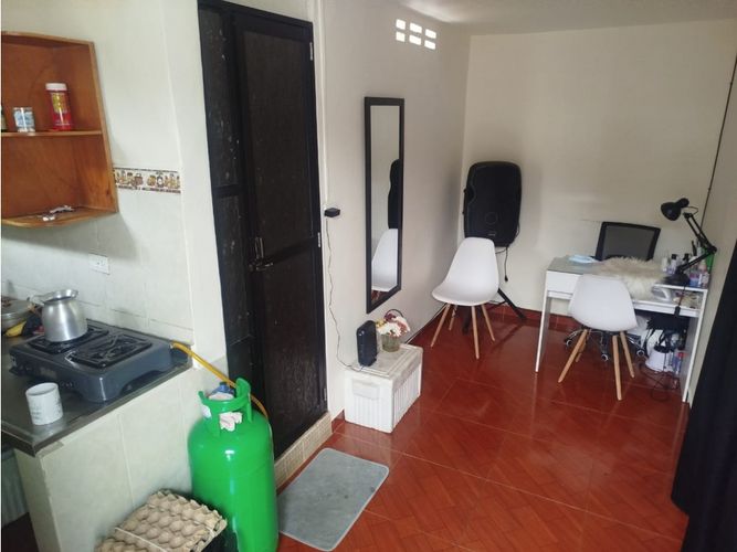 Casa de 13 alcobas en venta en El Pomar, Medellín, 453 m² · foto 18 de 24