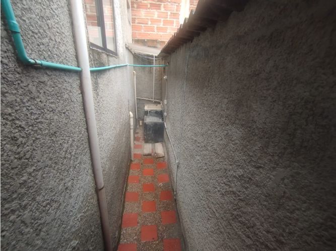 Casa de 13 alcobas en venta en El Pomar, Medellín, 453 m² · foto 20 de 24