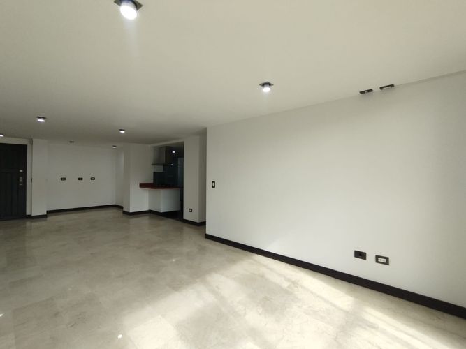 Apartamento de 3 alcobas en arriendo en El Poblado, Medellín, 118 m² · foto 2 de 20