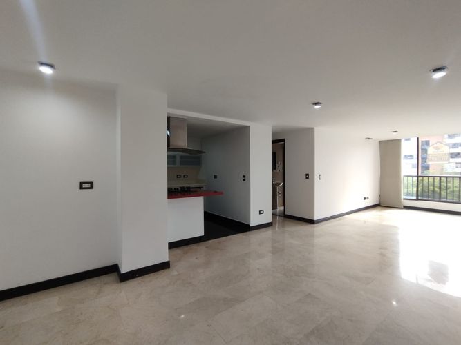 Apartamento de 3 alcobas en arriendo en El Poblado, Medellín, 118 m² · foto 3 de 20