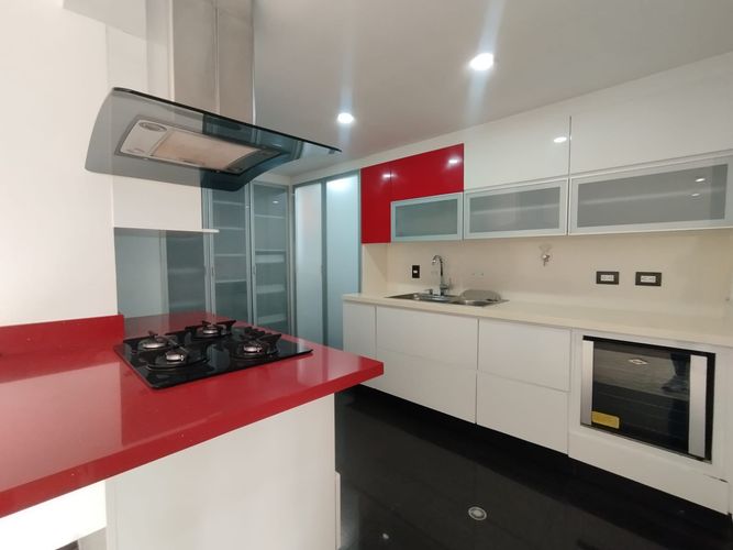 Apartamento de 3 alcobas en arriendo en El Poblado, Medellín, 118 m² · foto 4 de 20