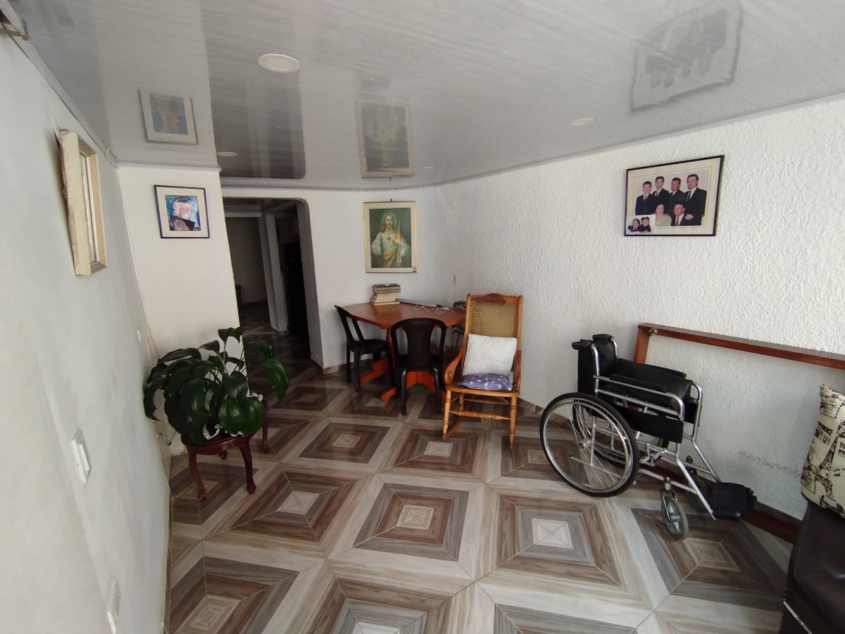 Casa en venta en Villas De Granada, Bogotá · foto 2 de 21