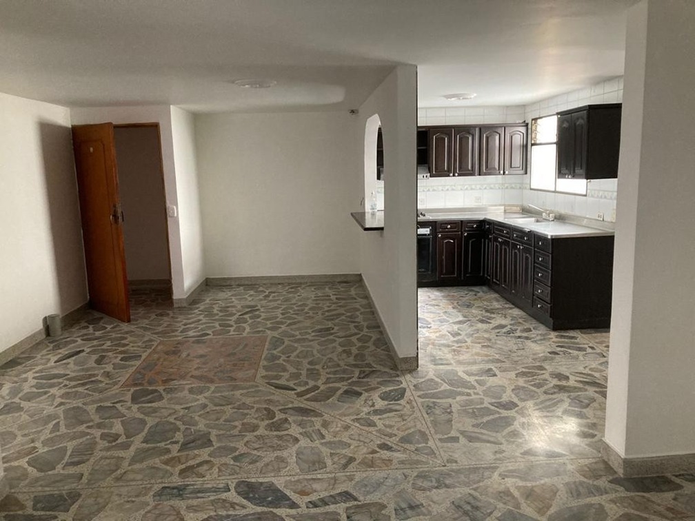 1BR Building in Calasanz (1050 m²) for Sale - 2